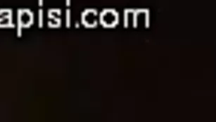 Шикарная самка lorasexy ласкает половые губки