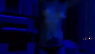 Шикарная Lana_and_Sabo танцует стриптиз