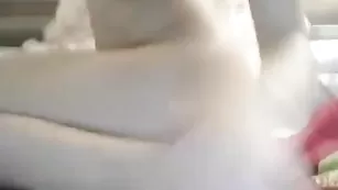 Голенькая курва demetrasex мастурбирует пизду