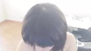 Блаженная крошка Lady_Magnet мнет аппетитные сиськи