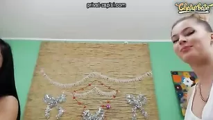 Шальные дамы во фри трахают попки adryeenmely