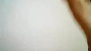 Красивые лесбиянки ChikaBomb теребят бритые отверстия