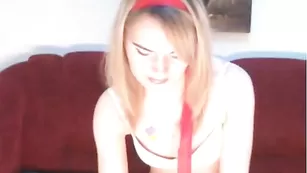 Заводная дамочка spiritlight ласкает бритые дырочки