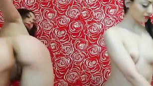 Строптивые лесбиянки eroticland трахают бритые дырки