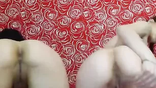 Строптивые лесбиянки eroticland трахают бритые дырки