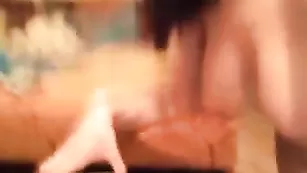 Сисястая крошка ебется после минета