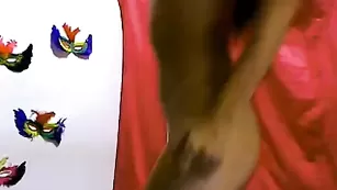 Брюнеточка в чулках aminasky танцует у шеста