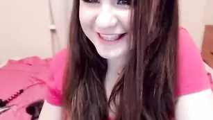 Смазливая крошка battylee общается во фри