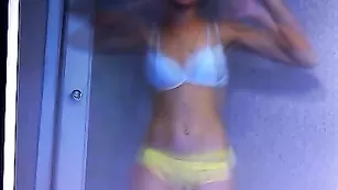 Худенькая шмара Magicalgirl позирует в нижнем белье