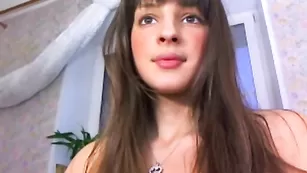Жаркая куколка SexySu4ka общается голенькой