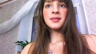 Жаркая куколка SexySu4ka общается голенькой