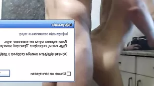 Худая сука twocatty долбится на кухне