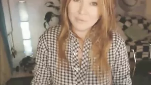 Милая цыпочка goodWitch обнажает сиськи