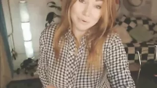 Милая цыпочка goodWitch обнажает сиськи