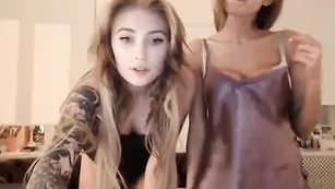 Страстная парочка TvoiSosedci балуется во фри