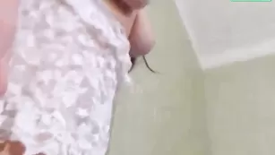 Сисястая куколка Lecinda демонстрирует бритые отверстия