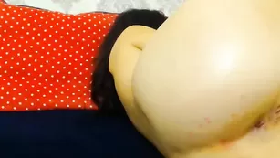 Горячая шмара SquyrtKarina занялась анальным фистингом