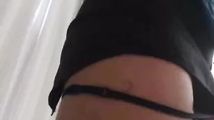 Прелестная чертовка RussianTonik танцует стриптиз