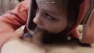 Красотка BestAlice отсасывает член и долбится в пизду