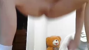 Общительная краля Bantikgirl ублажает себя пальчиками