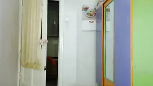 Кудрявая блудница lorasexy выебала обе дырочки