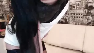 Дивная цыпочка angelsoflovee шлепает свою задницу