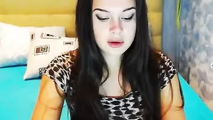 Несносная леди Alisiyahaze танцует стриптиз