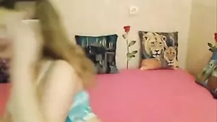 Русская путана K0shechka дразнит пышными сиськами