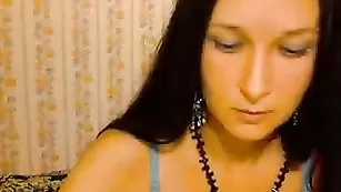 Роскошная нимфа теребит бритую пизду