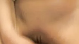 Кокетка vetta трахает пизду в привате