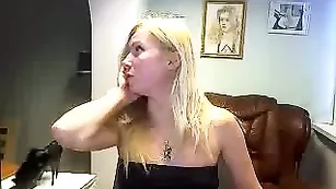 Красивый секс с блондинкой xMilenaHotx