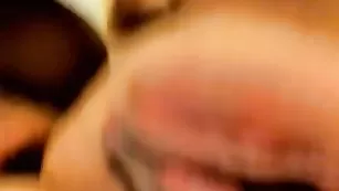 Парнишка трахает двух телочек vetta