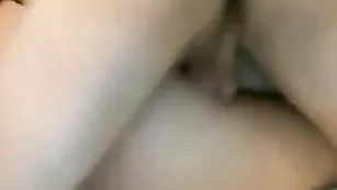 Обнаженная девочка трахается с хахалем