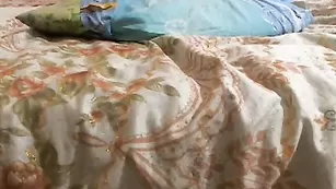 Роскошная бабенка страстно трахается