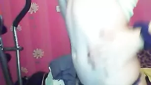 Распутная alicevirgin теребит половые губки