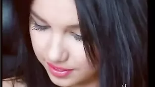 Блаженная SexyHelenaHot раздевается на камеру