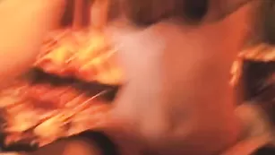 Девочка в маске malushka любит двойное проникновение