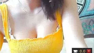 Шикарная PanaceaSex обнажает огромные сиськи