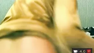 Великолепная jasmin666 трахает бритые щелки