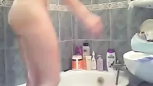 Строптивая sweeteliana ласкает пизденку