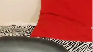 Озорная hustlerstar глубоко сосет дилдо