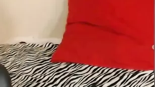 Озорная hustlerstar глубоко сосет дилдо