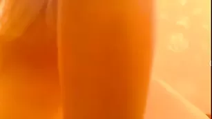 Блестящая sexxxydoll занимается анальным фистингом