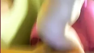 Грудастая самка SweetVikki в привате