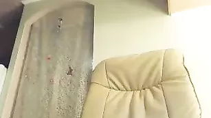 Пошлая девочка pjgirl дрочит пальчиками