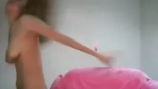 Сладкая LiLoo танцует красивый стриптиз