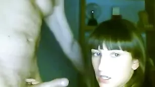 Грудастая самка отсасывает член армяну