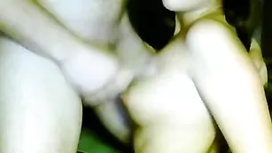 Грудастая самка отсасывает член армяну