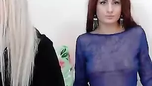 Симпатичные цыпочки Chikabomb занимаются ласками