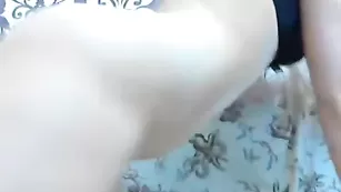 Божественная sexxxydoll трахает задницу пальчиками